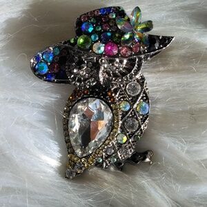Amazing Rhinestone Owl Brooch